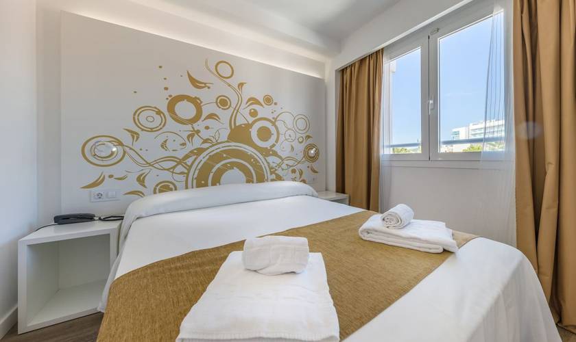 Superior room with balcony Welikehotel Triton Beach Hotel Cala Ratjada Superior room with balcony Welikehotel Triton Beach Hotel Cala Ratjada