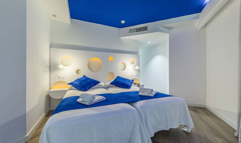 Habitación deluxe con balcón Hotel Welikehotel Triton Beach Cala Ratjada Habitación deluxe con balcón Hotel Welikehotel Triton Beach Cala Ratjada