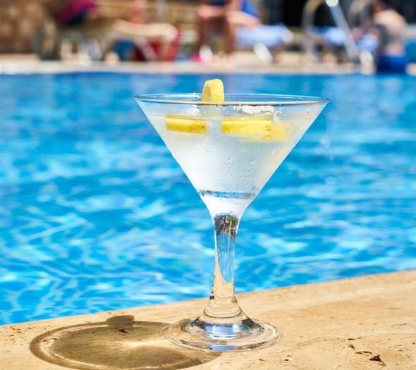 Bar piscina Hotel Tritón Beach Cala Ratjada